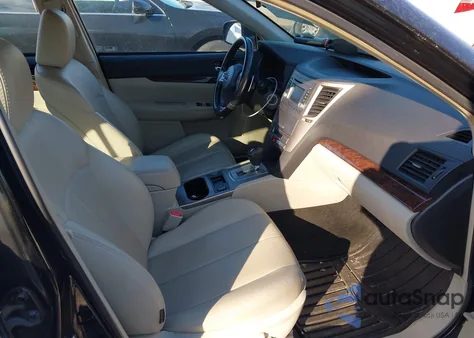 2013 Subaru Legacy 2.5I Limited z USA, uszkodzony, nr VIN 4S3BMBK66D3004620